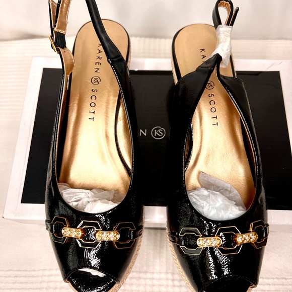 Karen Scott, Dorthaa Wedge Sandals, Black, 6.5 - Picture 3 of 7